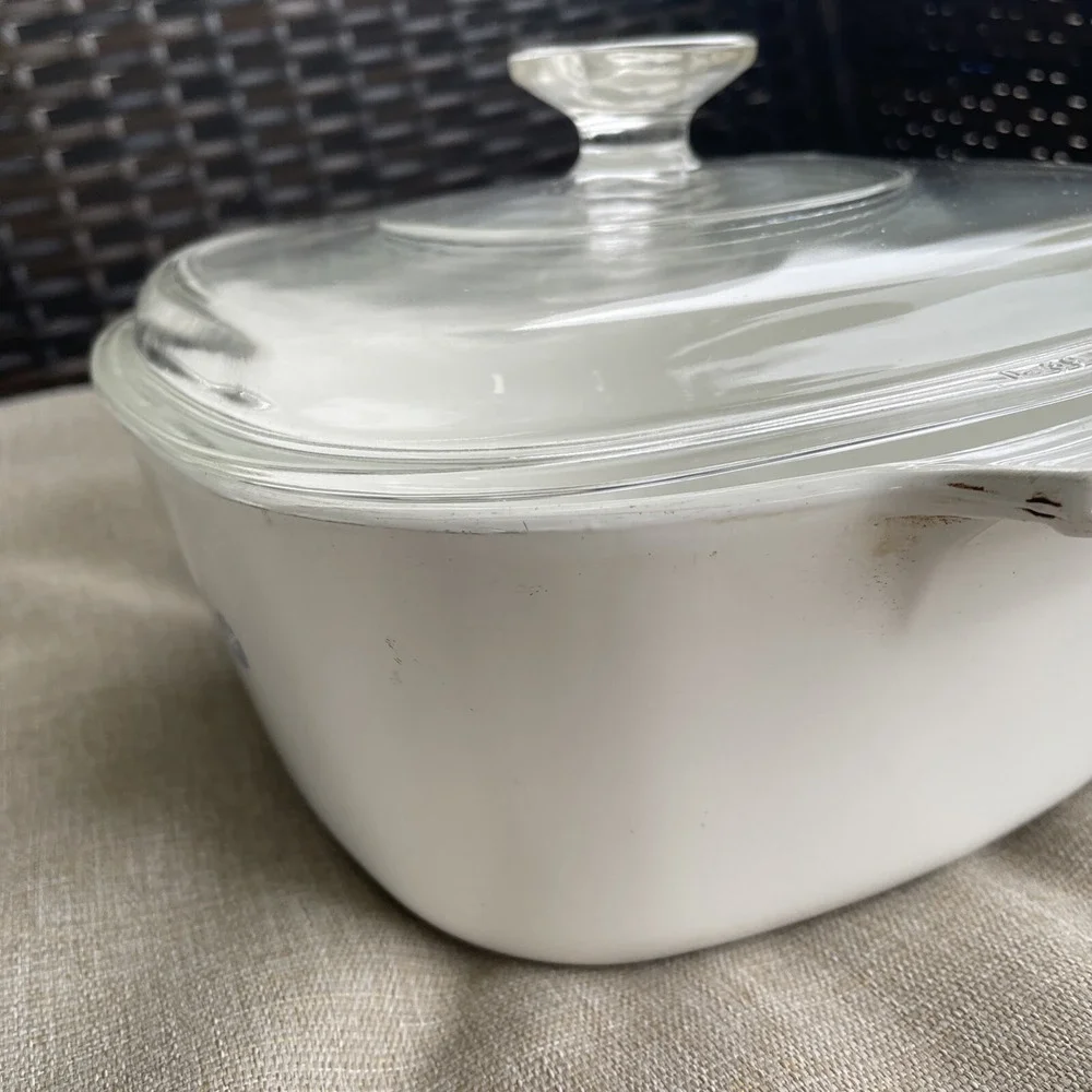 Corningware dish comes